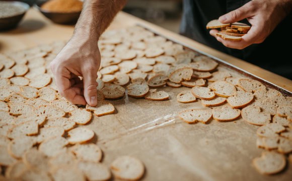 Bread chips manufacturing